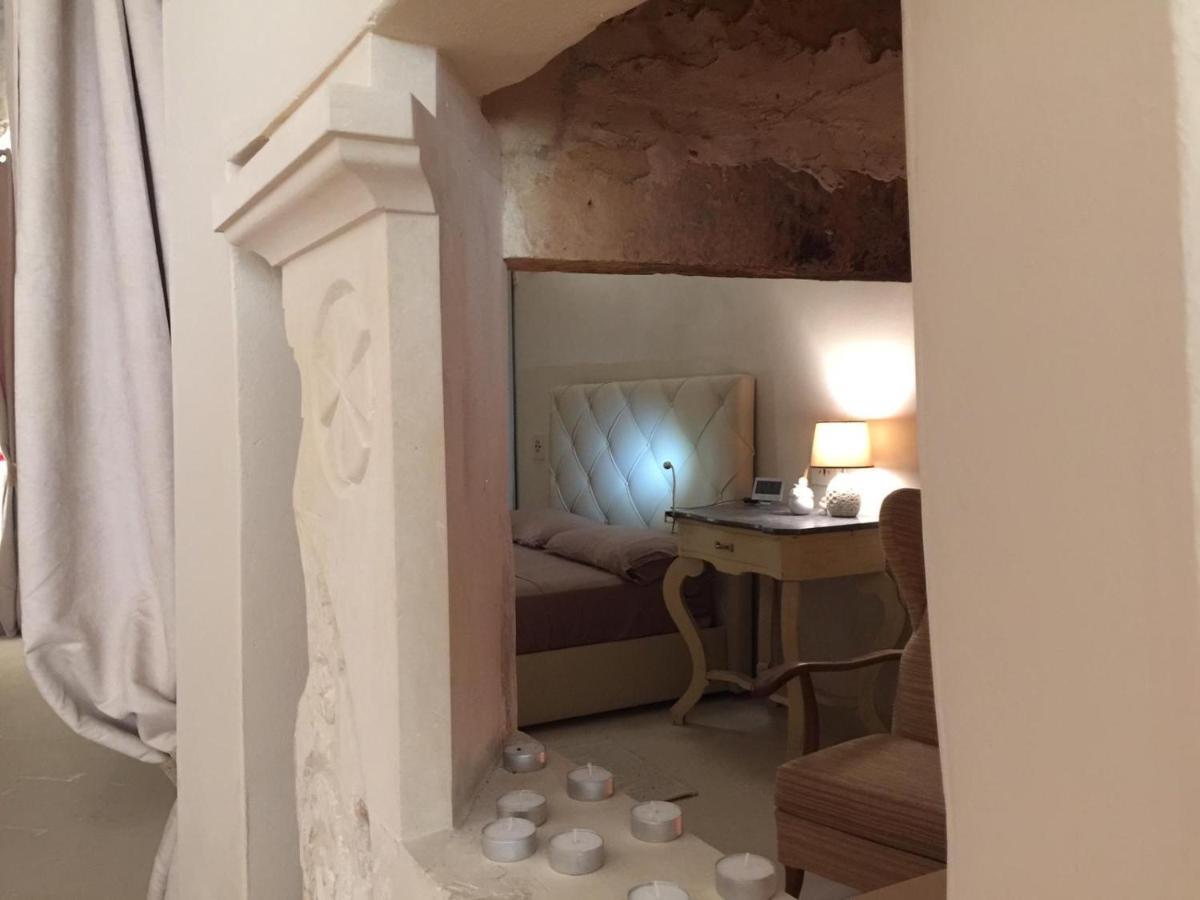Palazzo De Carlo E Il Parco Dei 7 Pozzi Bed and Breakfast Λέτσε Εξωτερικό φωτογραφία