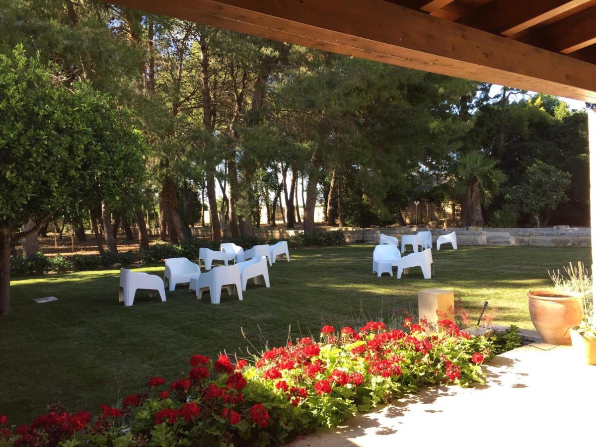 Palazzo De Carlo E Il Parco Dei 7 Pozzi Bed and Breakfast Λέτσε Εξωτερικό φωτογραφία