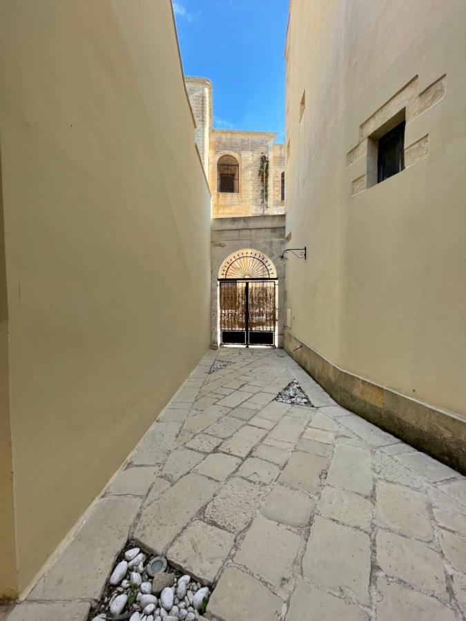 Palazzo De Carlo E Il Parco Dei 7 Pozzi Bed and Breakfast Λέτσε Εξωτερικό φωτογραφία