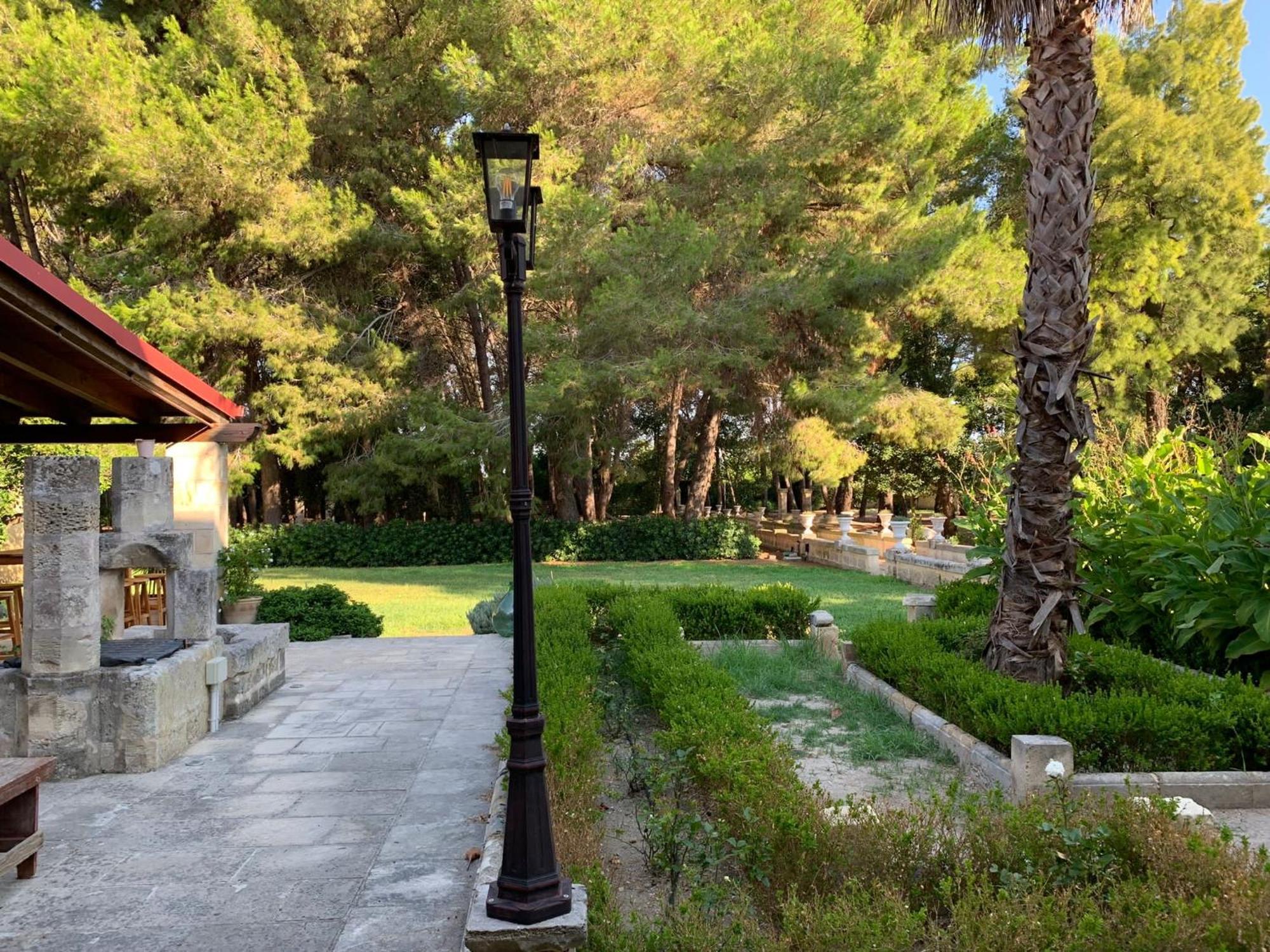 Palazzo De Carlo E Il Parco Dei 7 Pozzi Bed and Breakfast Λέτσε Εξωτερικό φωτογραφία