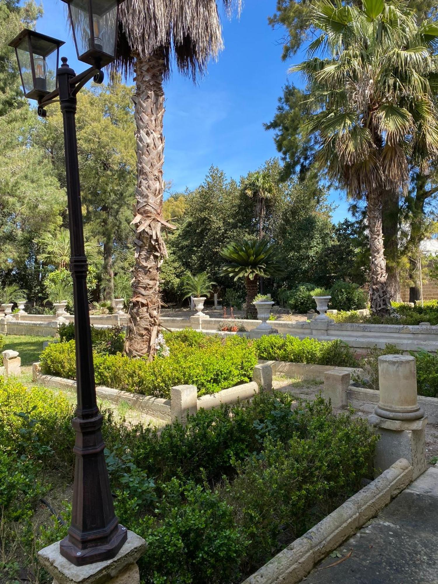 Palazzo De Carlo E Il Parco Dei 7 Pozzi Bed and Breakfast Λέτσε Εξωτερικό φωτογραφία